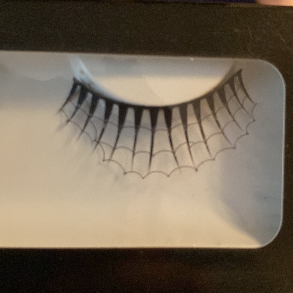 Fancy False Lashes bundle - Picture 10 of 10